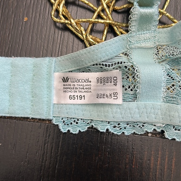 NWOT Wacoal Women's Embrace Lace Bra Size 40D
65191 - Picture 6 of 7